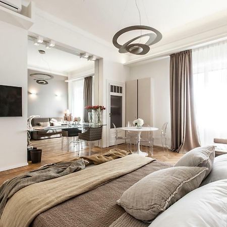 Апартаменты Duomo View Design Studio R&R Милан Экстерьер фото