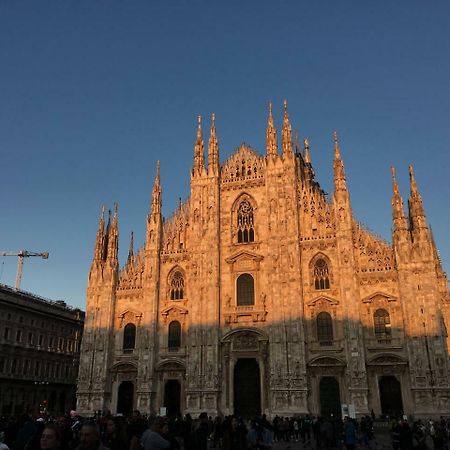 Апартаменты Duomo View Design Studio R&R Милан Экстерьер фото